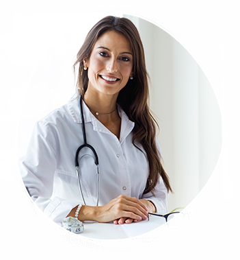 Doctora con fonendoscopio